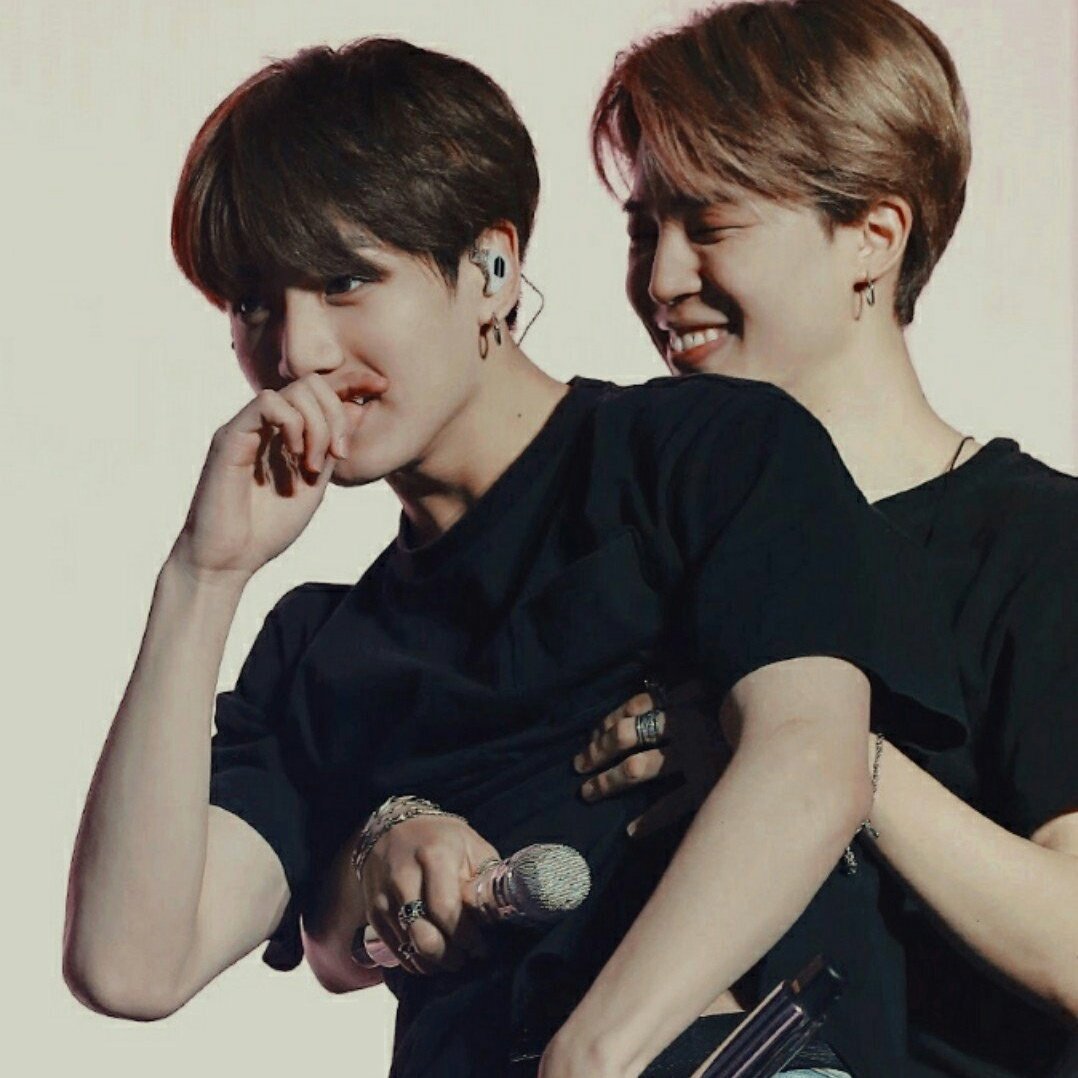 awntan's tweet photo. jojo toddynho aparece sem quimica e fãs comentam "parece jikook" https://t.co/nh3jmWKcHe