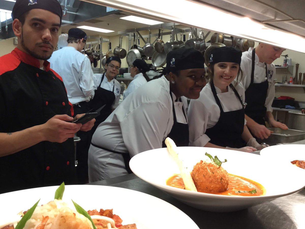 OATCRoadrunners's tweet image. Culinary Arts students did a fabulous job with our second Student Run Restaurant Event of the year! Thank you to all who attended Les Arts Culinary and helped to support our students in this real-world hands-on learning experience. #Big3StudentEngagement @amclainoatc1 @OlatheCTE