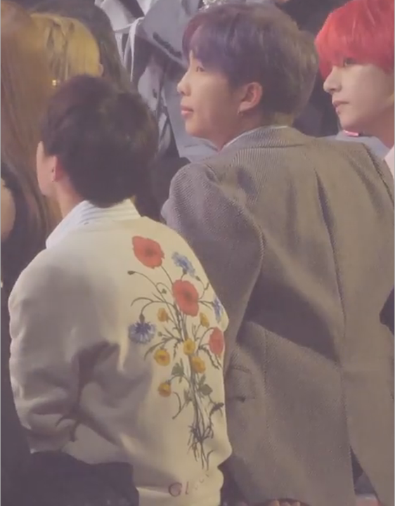 joonshoba's tweet photo. NOOOOOOOOOOOOOOO EVEN SITTING THEIR HEIGHT AND SIZE DIFFERENCE IS ADORABLE !!!! FELLAS I TRULY AM DEVASTATED 💓💘😫💘💓😫😫💘😫💓😫😫💘💓😫💘😫💘💘💓😫💓😫💓😫💘💓😫💘💓💘😫💓💘💓😫💘😫💘💓😫😫💘😫💓😫😫💘💓💘 https://t.co/K1hv2LseA8