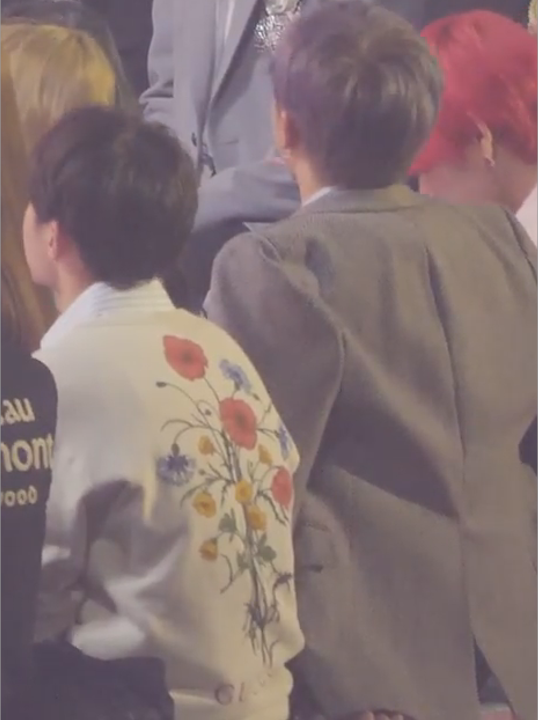 joonshoba's tweet photo. NOOOOOOOOOOOOOOO EVEN SITTING THEIR HEIGHT AND SIZE DIFFERENCE IS ADORABLE !!!! FELLAS I TRULY AM DEVASTATED 💓💘😫💘💓😫😫💘😫💓😫😫💘💓😫💘😫💘💘💓😫💓😫💓😫💘💓😫💘💓💘😫💓💘💓😫💘😫💘💓😫😫💘😫💓😫😫💘💓💘 https://t.co/K1hv2LseA8