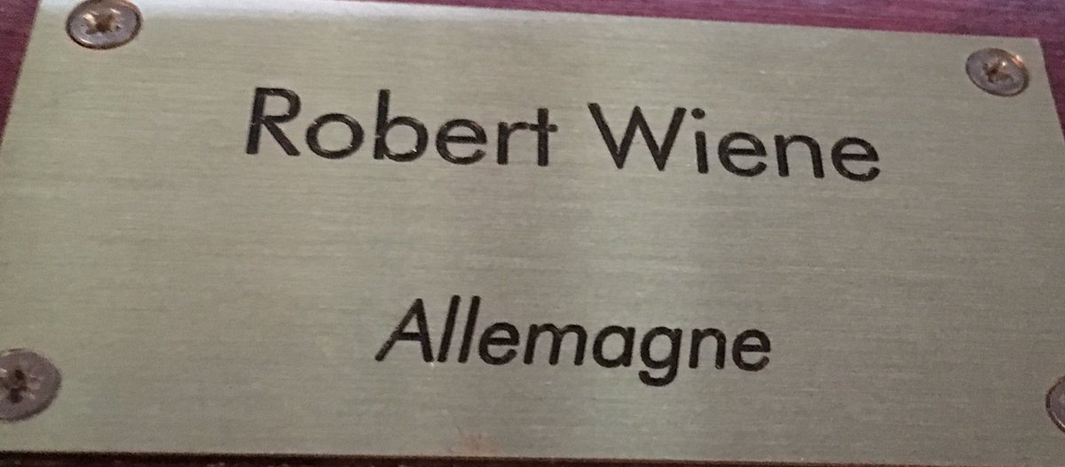  #LesCinéastesDuHangarRangée 4 :74 - ROBERT WIENE27 avril 1873 - 17 juillet 1938(Allemagne)- Furcht (17)- Le Cabinet du Docteur Caligari (20)- Genuine (20)- INRI (23)- Raskolnikov (23)- Les Mains d’Orlac (24)- Le Chevalier à la Rose (25)- Ultimatum (38)