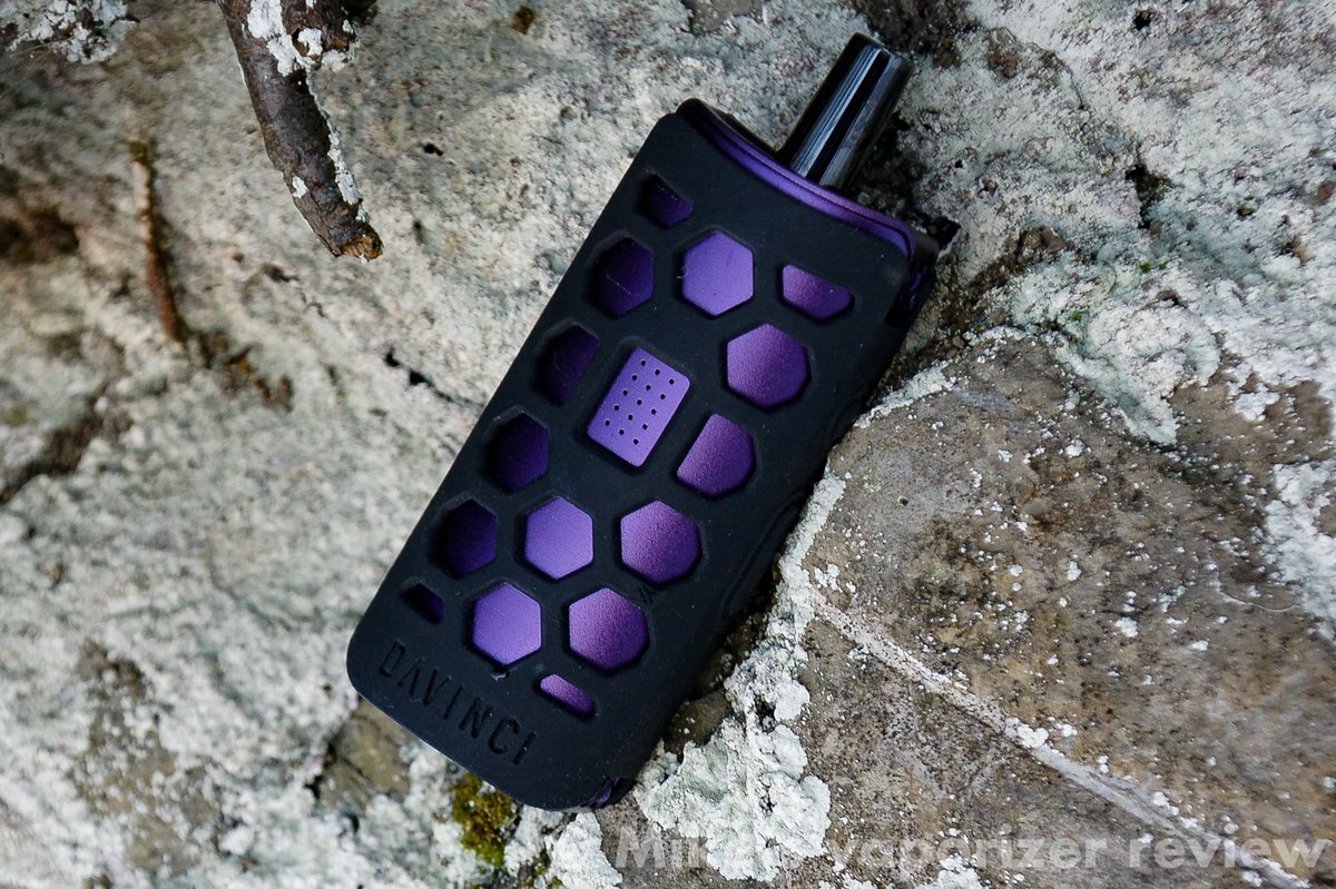 Looking for a very portable vaporizer? The Miqro will not disappoint with it’s all zirconium air path delivering cool tasty vapour. 
.
Did I mention how small this unit is !!
.
#vapeporn #cannabis #stoner #fuckcombustion #weedvape #microdosing #Marijuana #highsociety