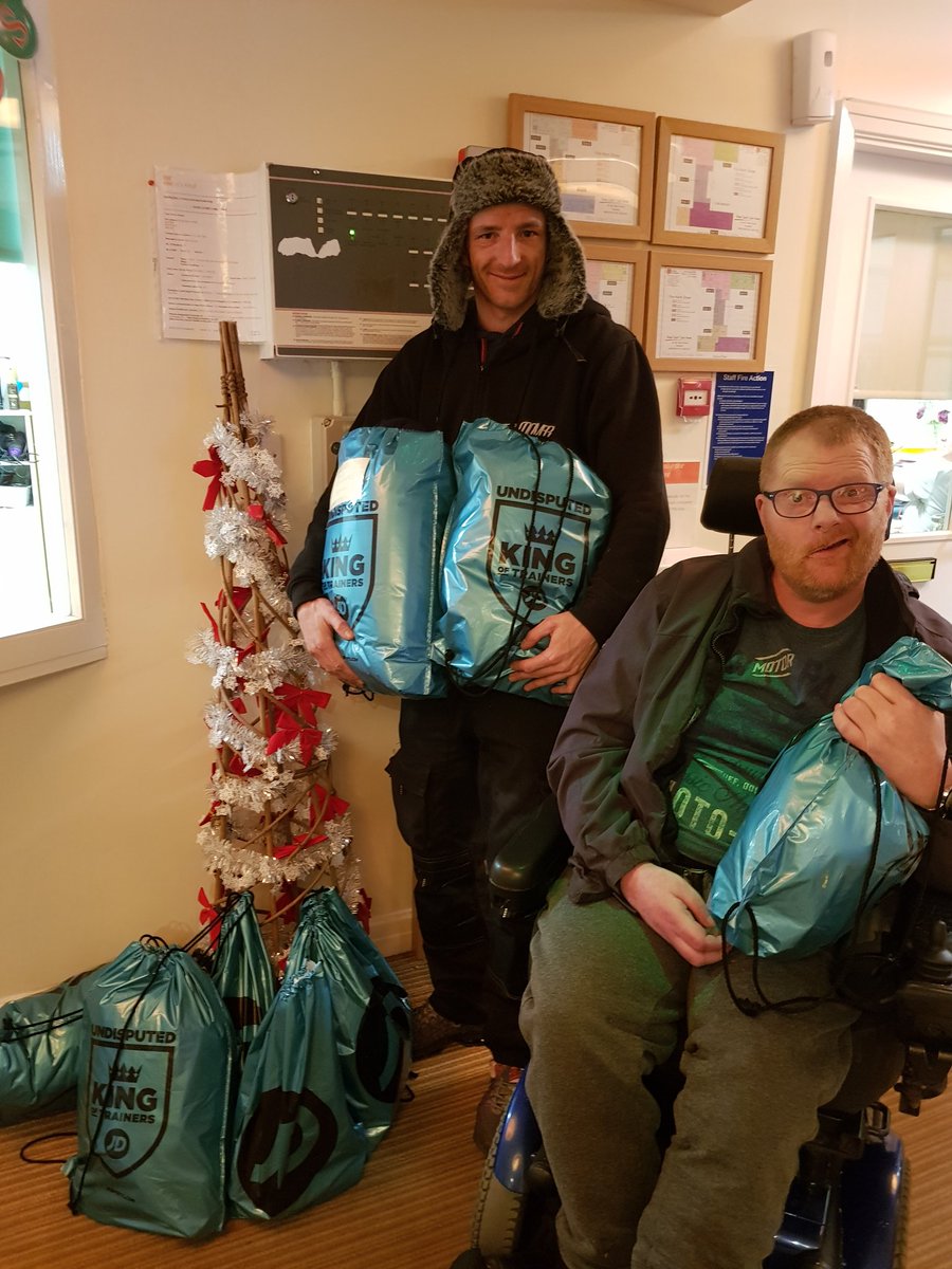 paje100's tweet photo. Thank you to everyone that donated to @HC_One Rose Court care home in radcliffe for Manchester's homeless, Such a generous donation for a very worthy cause @KarenDavies9040 @leabat3 #teamrosecourt #alwaysgiving https://t.co/udIJxAFc2R