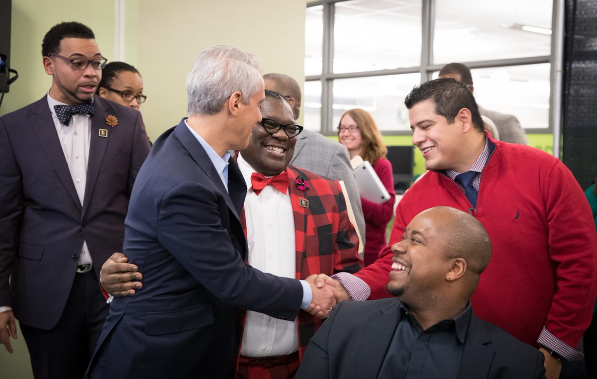 MayorRahm's tweet image. Thrilled to join the kick-off of the Men in Color in Education initiative today. This unique program provides mentorship, work-based learning and college coursework for men of color pursuing careers in education. cityofchicago.org/city/en/depts/… #PreK4Chicago #ChicagoEarlyLearning