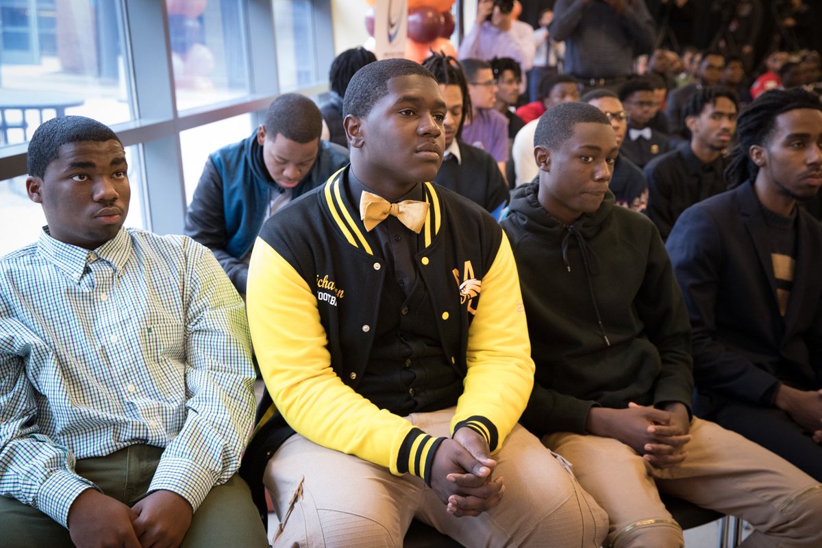 MayorRahm's tweet image. Thrilled to join the kick-off of the Men in Color in Education initiative today. This unique program provides mentorship, work-based learning and college coursework for men of color pursuing careers in education. cityofchicago.org/city/en/depts/… #PreK4Chicago #ChicagoEarlyLearning