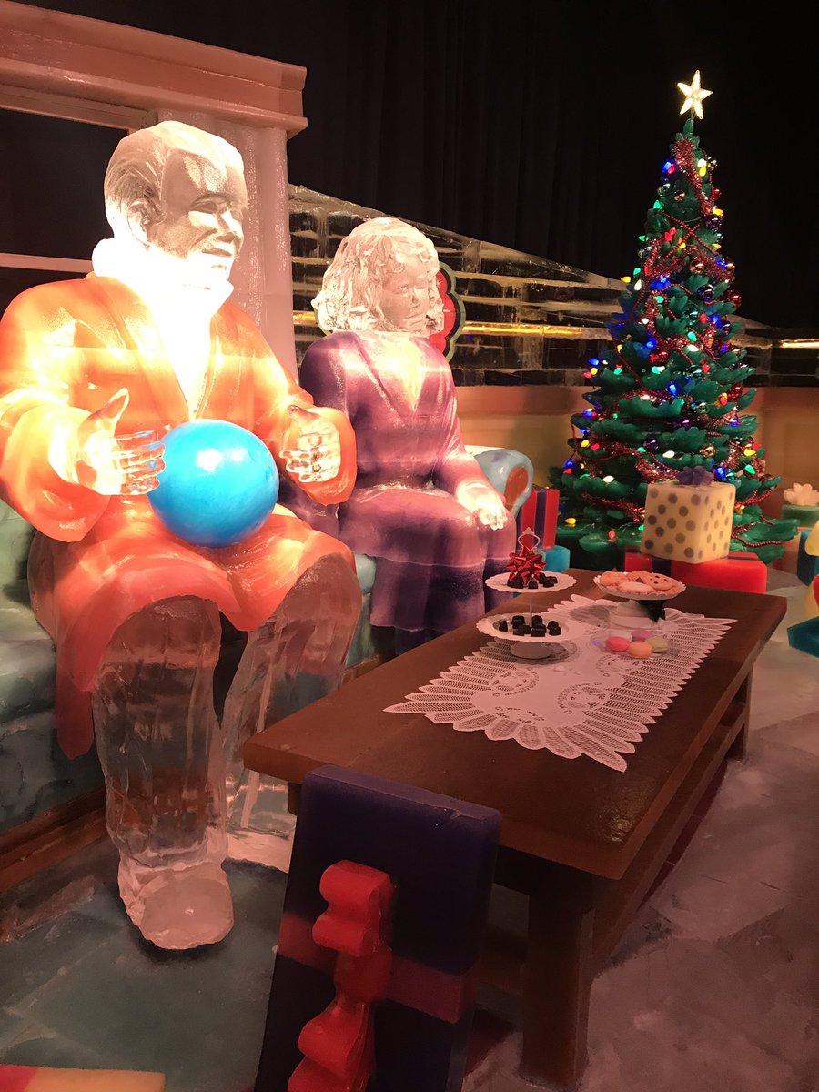 TheLoloHart's tweet photo. Had the best time at @GaylordPalms ICE! I triple dog dare ya to hang out in 9 degrees and see A Christmas Story come to life (in ice form, of course) #CAGP18 #VisitIce2018 #YoullShootYourEyeOut https://t.co/eNIBC27qB4