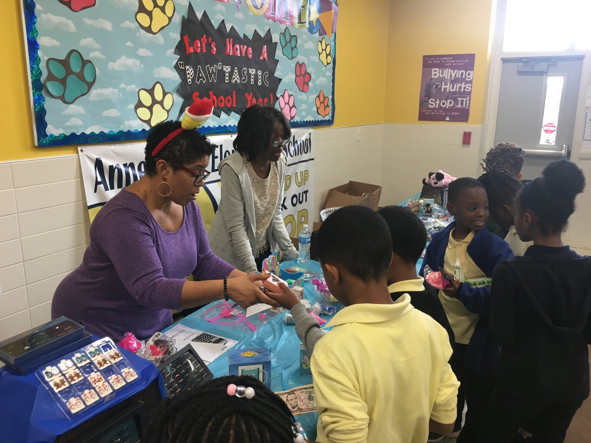 annebeerspto's tweet photo. Our amazing grands volunteering for #PenguinPatch #Holiday Shop! #SeasonofGiving @AnneBeersES @dcpublicschools https://t.co/I9oIh0KfKa