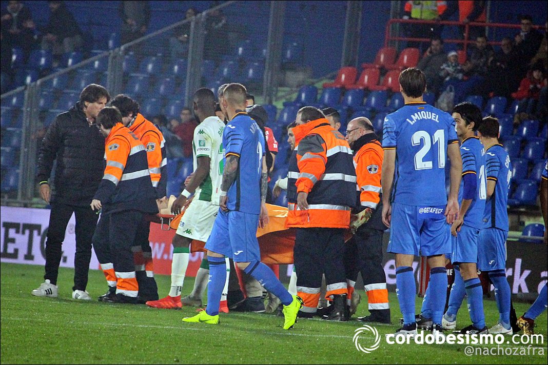 nachozafra's tweet photo. Informa el @Cordobacfsad que Jaime Romero sufrió un fuerte golpe, perdió el conocimiento unos segundos y ahora mismo están valorándolo los médicos
#GetafeCCF #CórdobaCF https://t.co/qa4Gx2BsRf