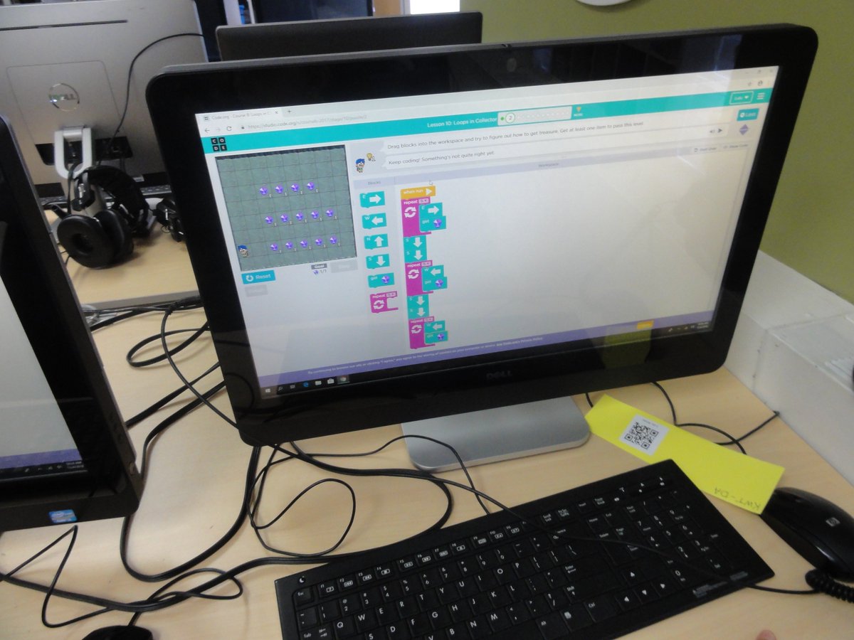 CathyisRetired's tweet photo. Coding at every grade level in the junior school @branksomehall during the week of #hourofcode2018 https://t.co/77pZ22fSjx