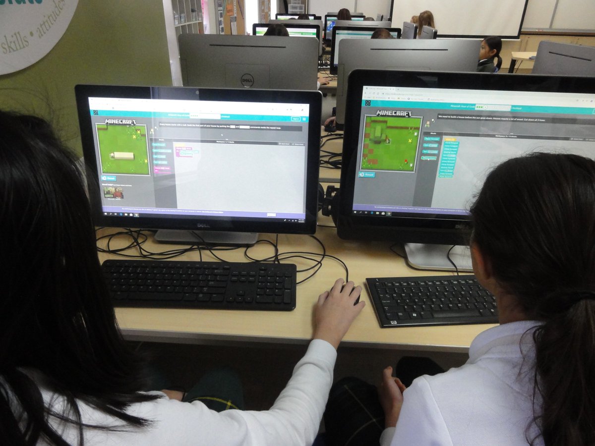 CathyisRetired's tweet photo. Coding at every grade level in the junior school @branksomehall during the week of #hourofcode2018 https://t.co/77pZ22fSjx