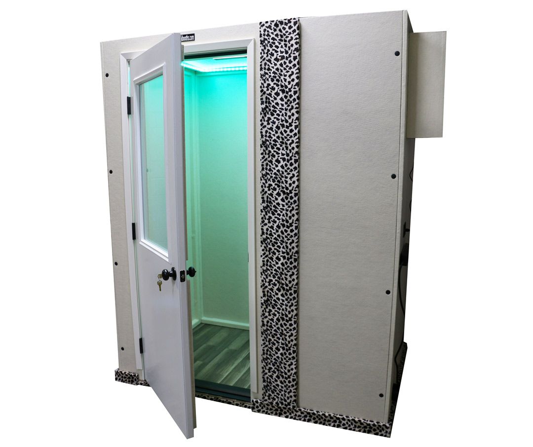 LAvocalbooths's tweet photo. Retweet & comment the colors YOU would choose for YOUR #LAVocalBooth!! 🤘
•
•
•
#vocalbooth #studioviews #studiotreatment #ableton #basstraps #quietbooth #recordingstudio #studiotime #studiosession #vocalist #audioengineer #recordingbooth #studiodesign #studiorecording #vo #LA https://t.co/k8QOpujzCw