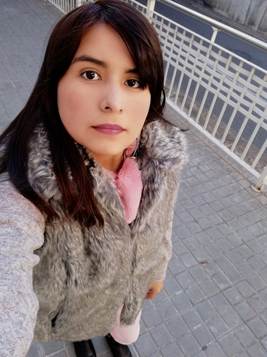 JessMabely_com's tweet photo. La vida es la flor de la que el amor es la miel. 💋
#PrettyGril #Kisses #Love #JessMabely https://t.co/ulH6jRFVNU