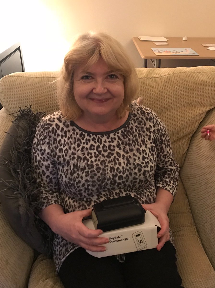 ReviewSpotUK's tweet image. My latest delighted #winner on ReviewSpot.co.uk Lesley Eaton has won a C500 #Keysafe from @KeySafeUK !  @OAPSchat