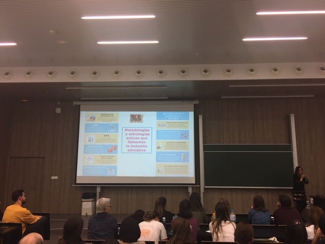 deporte_educa's tweet photo. Interesante seminario en la #umh sobre la educación inclusiva para los centros de Secundaria, Bachillerato y FP con dos ponentes muy profesionales. Siempre aprendiendo nuevos conocimientos e ideas innovadoras para ayudar a los que más apoyo necesitan. #seminariosumh #umh #educa https://t.co/7IVZRAKFex