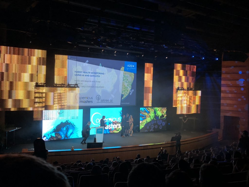 josealcocer_'s tweet photo. “Out of the 17 #sds 13 can be addressed with earth observation technologies” challenge sponsored by @planetlabs winner @20treeAI #spaceoscars #EUSpaceWeek2018 #tech4good #spacetech https://t.co/gLZl1azL0A