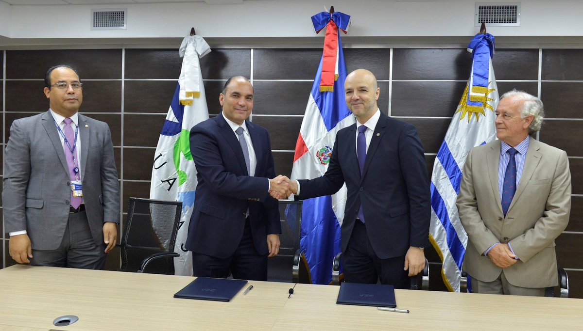 conceptouy's tweet photo. El Sistema Informático LUCIA y @vuceUY serán compartidos con la Aduana de República Dominicana @aduanard. 👉https://t.co/M4zJooQFDb https://t.co/kNsFmaNcnC