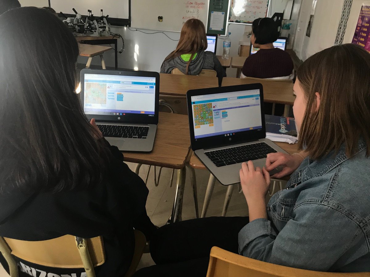 StMarys_MH's tweet image. Mrs. Lukacs' grade 9 media class is celebrating Canada @learningcode week. #mhcbe #canadalearningcode