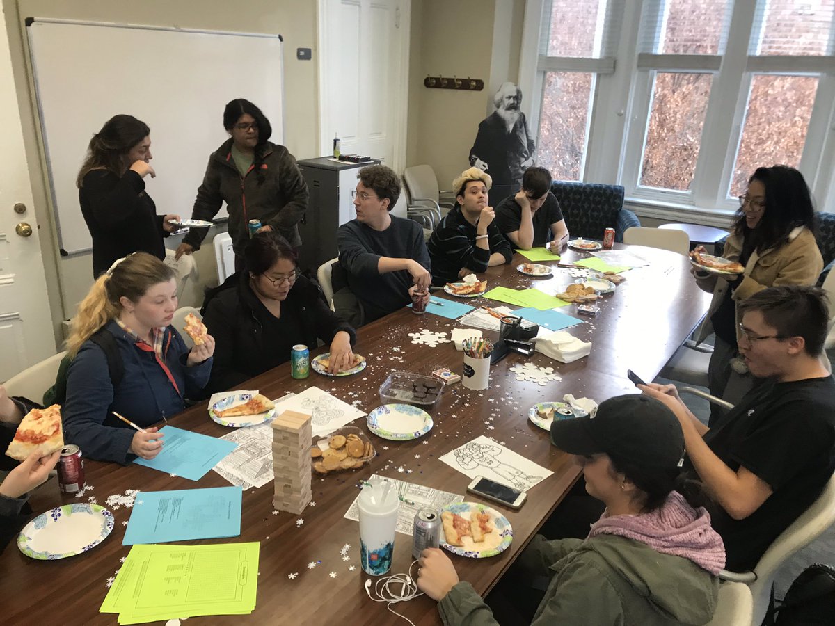 rachel_sparkman's tweet photo. Successful end of the semester pizza party to unwind and hang out at @SociologyatVCU !! #vcu #vcusocy https://t.co/ghs8SmQNVE