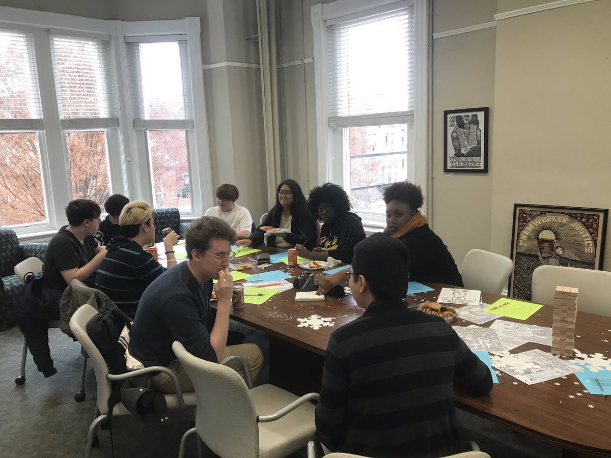 rachel_sparkman's tweet photo. Successful end of the semester pizza party to unwind and hang out at @SociologyatVCU !! #vcu #vcusocy https://t.co/ghs8SmQNVE