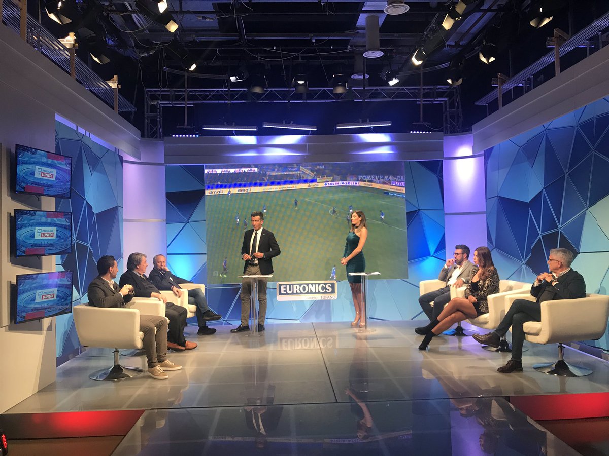 Neparliamoillunedi in diretta e Livestreaming conduce @SilverMele <a href="/NoemiDeFalco/">Noemi De Falco</a> ospiti in studio <a href="/IavaroneToni/">Toni Iavarone</a> <a href="/ArturoMinervini/">Arturo Minervini</a> <a href="/jolandafiore/">Jolanda De Rienzo</a> <a href="/carminemartino2/">Carmine Martino</a> #FrancescoMontervino #AntonioCorbo #postAtalantanapoli