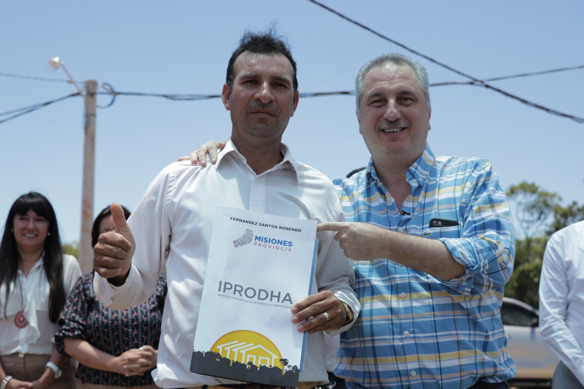 jorgekurrle's tweet photo. #Viviendas a tareferos de San Vicente: “es un acto de justicia social”, destacó @passalacquaok @CaldarelliAlex @herrerayflia #SantiagoRos @iprodha
https://t.co/FUPOdhTIvP https://t.co/YSMADdIIrb