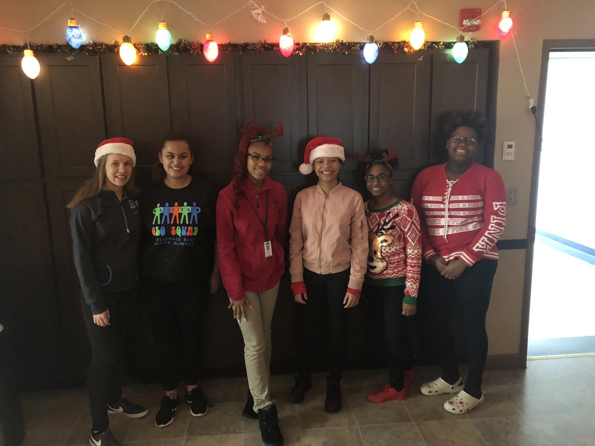 BEast_Culinary's tweet photo. Thank you East staff for all your donations! We raised over $600 for Make a Change! https://t.co/dlAVGjPswS