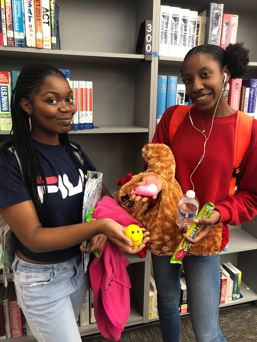 FDHSCommons's tweet image. Wellness Week continues at Fort Dorchester High School. Today we made stress balls. It was a HIT! Thanks @FDHSCounseling !!!! @DD2Wellness @FDPatriot