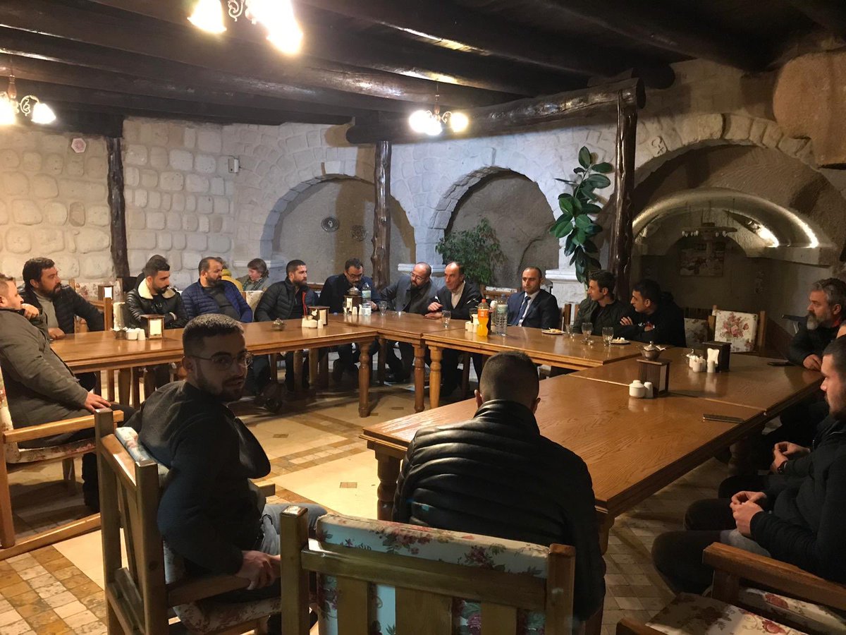 Meterisliler's tweet photo. Şehrimizi Bal Liginde başarıyla temsil Eden K.Göreme Spor Yöneticileri ve Teknik Heyeti ile #Meterisliler Grubu olarak hasbihal ettik. Nazik yemek daveti için M. Ali Soydemir başkanımıza ve güzel muhabbeti için de Sayın Hasan Çiner başkanımıza sonsuz teşekkürler #sevdamiznevsehir https://t.co/gsHrO1CEny