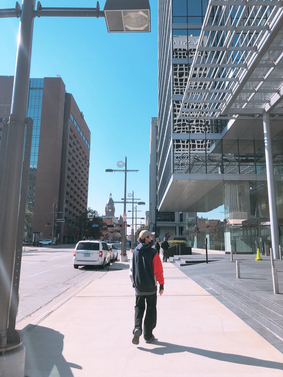 official_ACE7's tweet photo. [#에이스_준] 이 선생님과 식당 찾아 삼만리🙈 테이블을 통째로 먹어버리겠숨다🤨
#Dallas #ACE #어디있니식당아 https://t.co/iQyehwBZFx