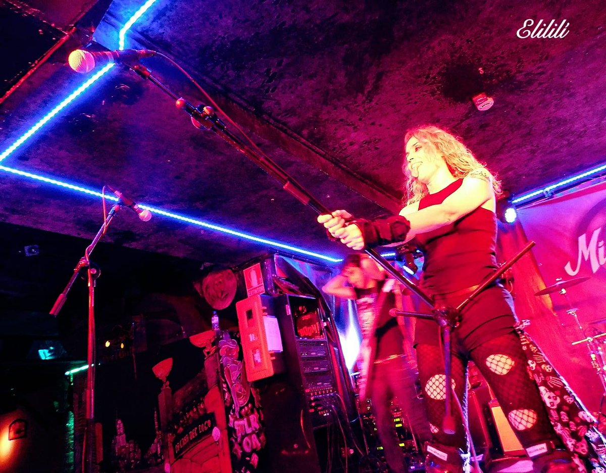 hmthunder_'s tweet photo. El sábado pasado tuvimos a @Miss_Octubre en Zaragoza, presentando su último disco Demasiado(s) Humanos junto a @ElViciodelDuend . Crónica y fotos en la web!!!

https://t.co/XhQBvHWfSd

#MissOctubre https://t.co/UDZYRgtcgj