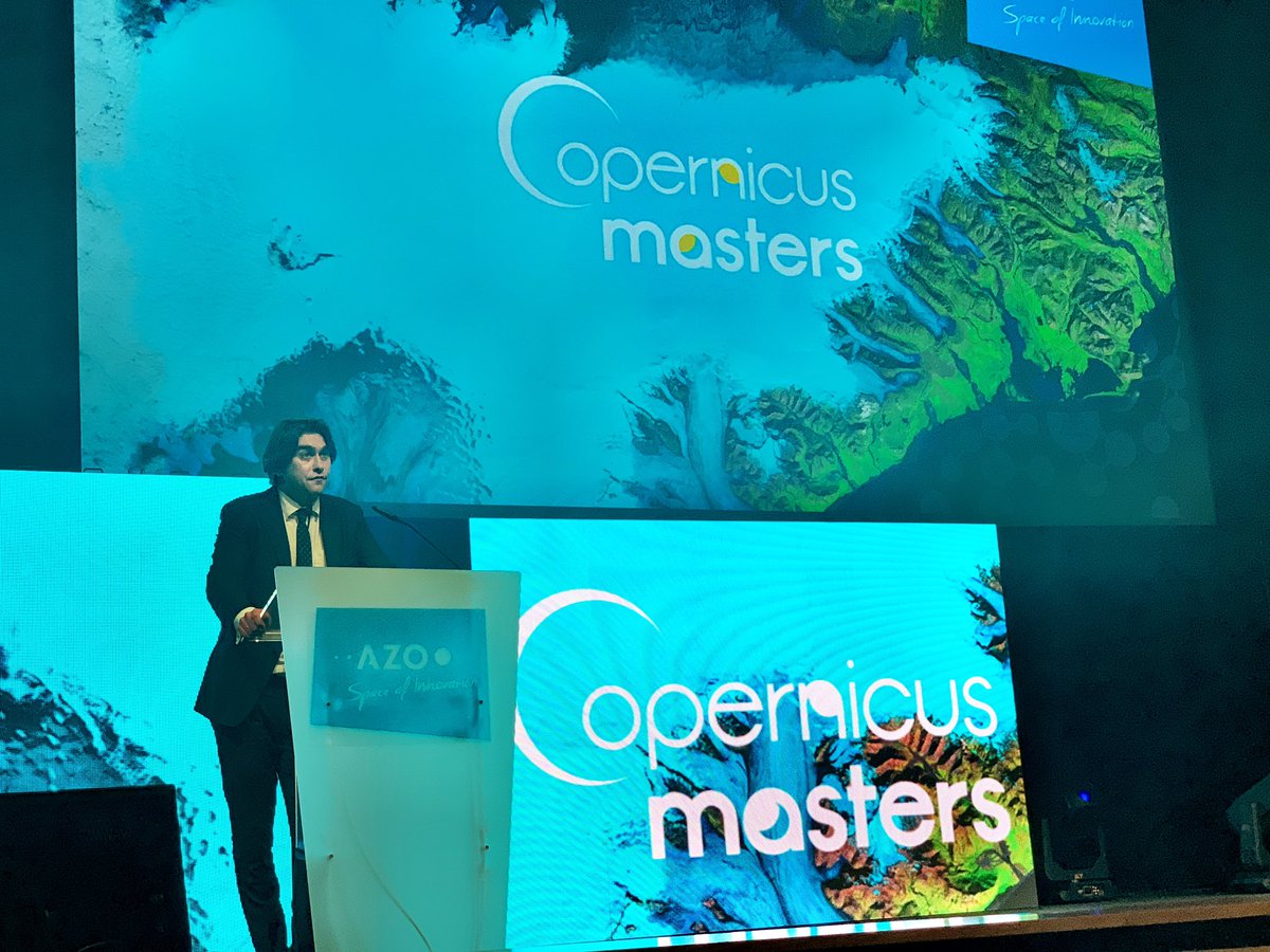 AgnieszkaSpace's tweet photo. Head of @CopernicusEU Unit Andreas Veispak presents the awards for the EC @CopernicusEMC challenged at the #EUSpaceWeek2018 in #Marseille https://t.co/NyND5RWTu5