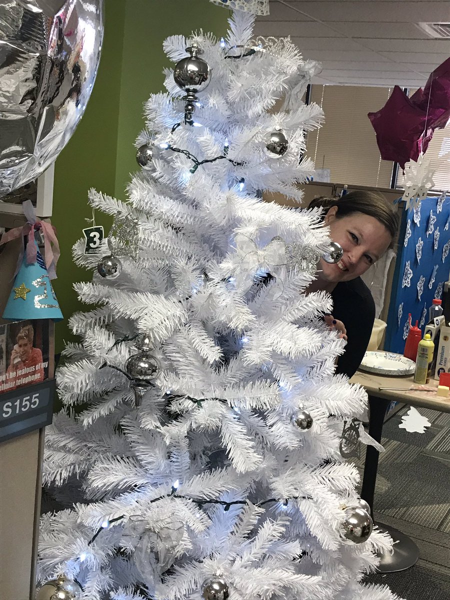 Cape1DS's tweet photo. It’s a white Christmas on Team Tony! Thank you @MichelaSmith720 for coming in on your day off and making waffles!! @cardsgbpfan @GENERATIONJORD @MSpired1 @Srfish119 @4jbar #guinnwins #TuesdayMotivation https://t.co/W2O3xrzmO2