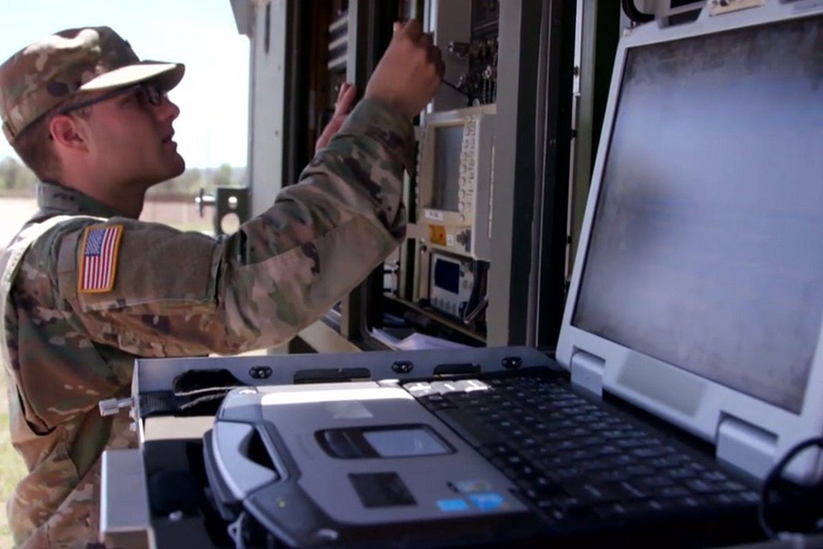 AOCrows's tweet photo. AOC 2018: US Army looks to reinvigorate EW capabilities  https://t.co/LkH3dkygmN via @ShephardNews #Crows2018 https://t.co/dtlJDa5wg2