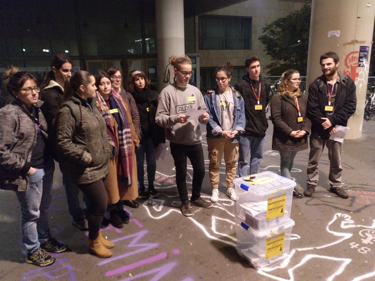 ForaCatBorbo's tweet photo. Comença la Roda de Premsa per presentar els resultats! #ReferendumUB #ReferendumUPF https://t.co/br8WCMLuJl