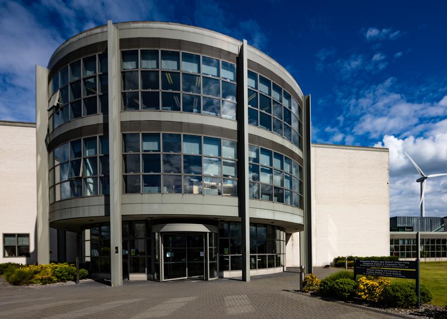 DkITLibrary's tweet image. Did you know that if you are a member of Dundalk county library you get free membership @DkITLibrary? Its free! So why dont you join.😀   #louthchat #integralbeauty