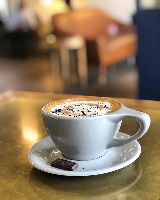 beefybeffy's tweet photo. ‘tis the season for magical treats! ♥️ Delicious ‘lump o coal mocha’ from @dripolatorcoffeehouse’s Holiday Menu!
.
#yumyumyum #drinkswithfriends #blackmountainnc #workday #coffeeshopworking #deliciousfuel https://t.co/OwUE9QCnMr