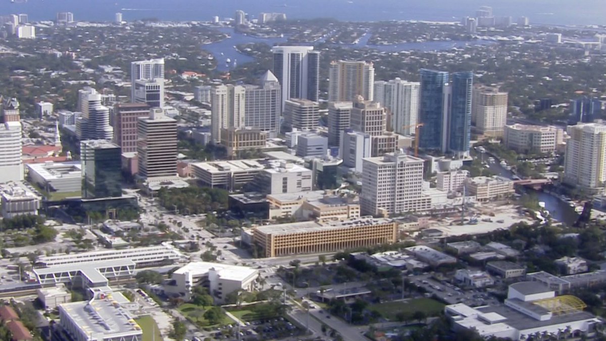 Fort Lauderdale is one of the least safe major cities in the U.S., report says bit.ly/2FYYgp9?utm_so… https://t.co/jf8GDBVmIx
