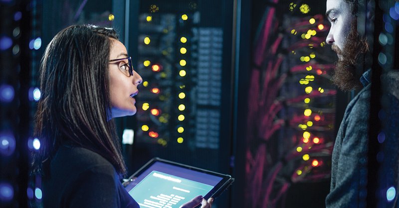 IntelBusiness's tweet photo. .@GoDaddy makes the move to hybrid cloud to reduce infrastructure costs, enable faster innovation, and be able to enter new markets quickly. #IntelChipChat podcast has the details: https://t.co/sJCb4wLl7s https://t.co/Cn9uP3aHY6