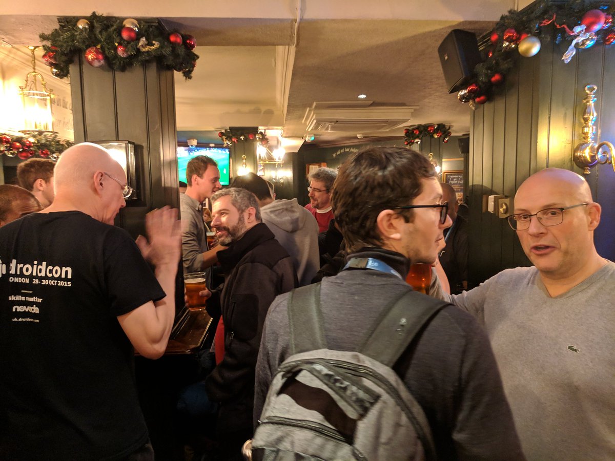 devangelslondon's tweet image. #FlutterLive  has moved to the Pub. 🍺🍻🍺 What a great day!