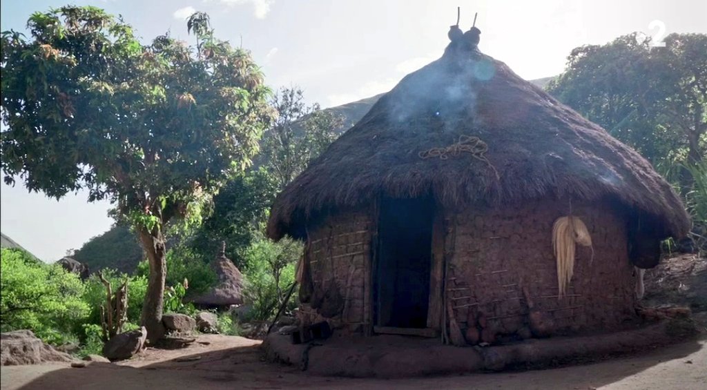 ju_drem's tweet image. #RDVETI chez les Kogis avec @Thom_astro : "On nous a donné cette Terre pour qu'on la protège et qu'elle nous protège en retour. Ça devrait concerner toute l'humanité. La Terre nous envoie un signal disant qu'elle peut nous écraser. Si on ne l'écoute pas, on disparaîtra." 🙏🌎