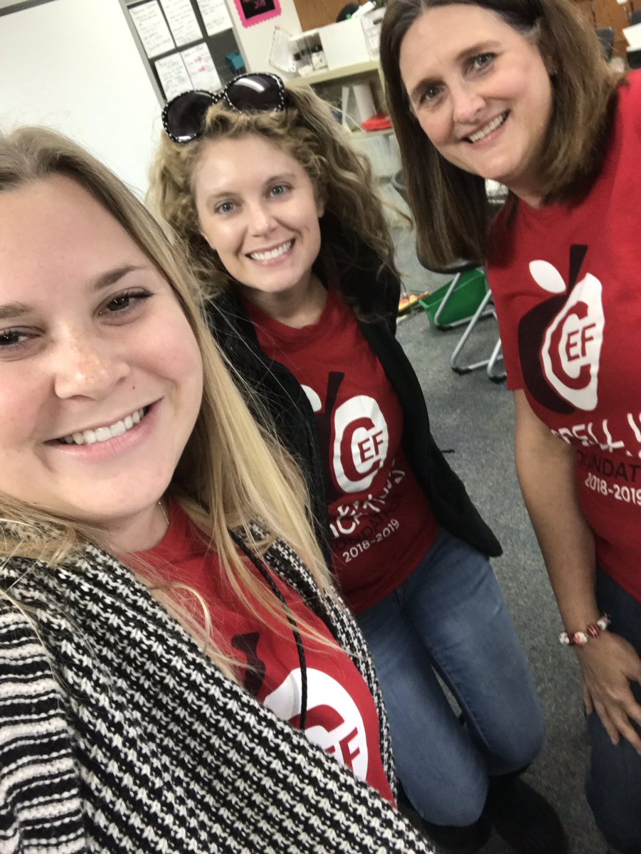 AspenEibertDCE's tweet photo. Showing support for @coppellisdef through all grade levels kinder, 2nd and 3rd! @Awilkdce @MsLShepherd @DCEtrailblazers #cisdOurStory https://t.co/yj4xbQICBW
