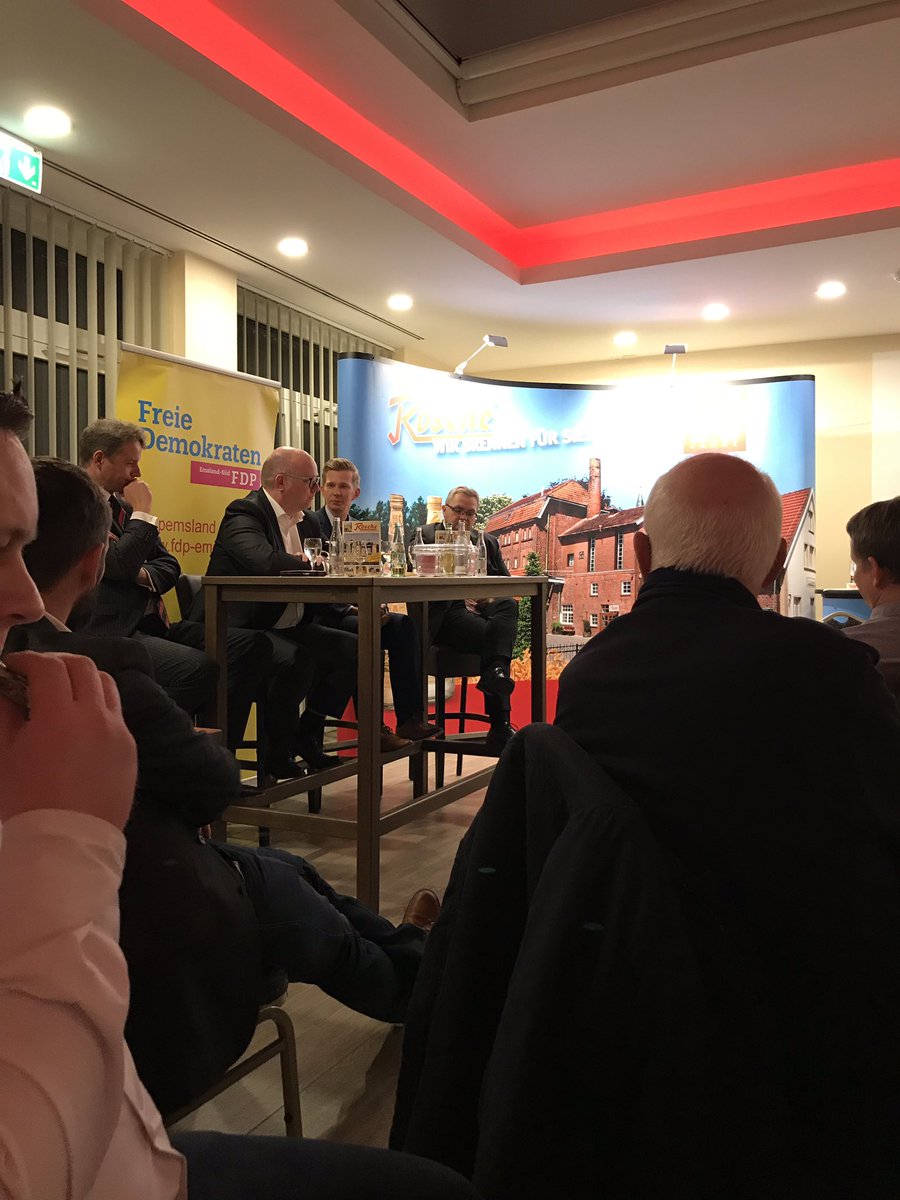 dmeyermeppen's tweet image. Sehr interessanter Abend im Hause #Rosche mit #jensbeeck #matthiasseesternpauly #fdp