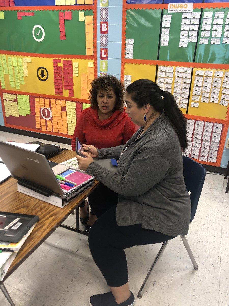 belval2014's tweet photo. Peer Collaboration in action! Sharing ideas and recording a lesson using #seesaw. @TeamAppleInc @DerryCares #flippedlessons #blendedlearning https://t.co/ksZESdZUJO