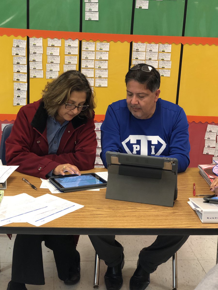 belval2014's tweet photo. Peer Collaboration in action! Sharing ideas and recording a lesson using #seesaw. @TeamAppleInc @DerryCares #flippedlessons #blendedlearning https://t.co/ksZESdZUJO