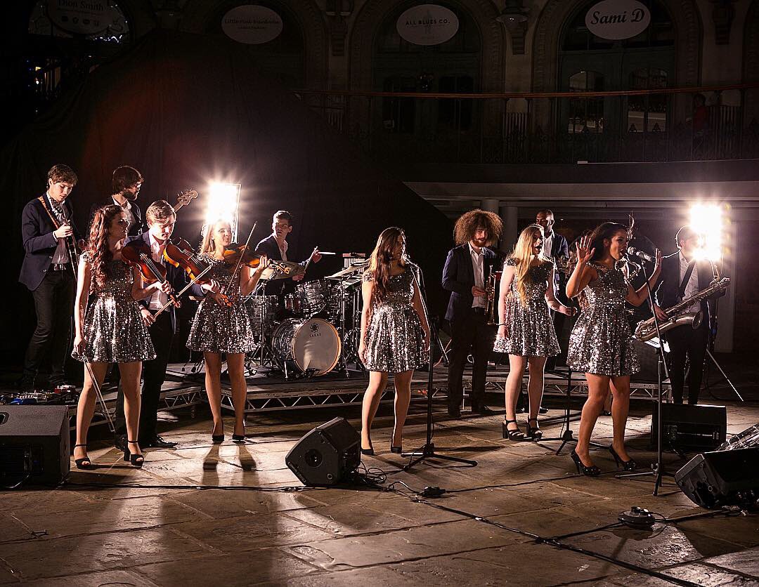 KUDOSfunctions's tweet image. We are #ChristmasParty ready with a super busy December right the way through until #NYE, providing 5-14 piece bands right across the UK! Get your sparkle on with us this #xmas✨🎄 📸 - @pageandpixels