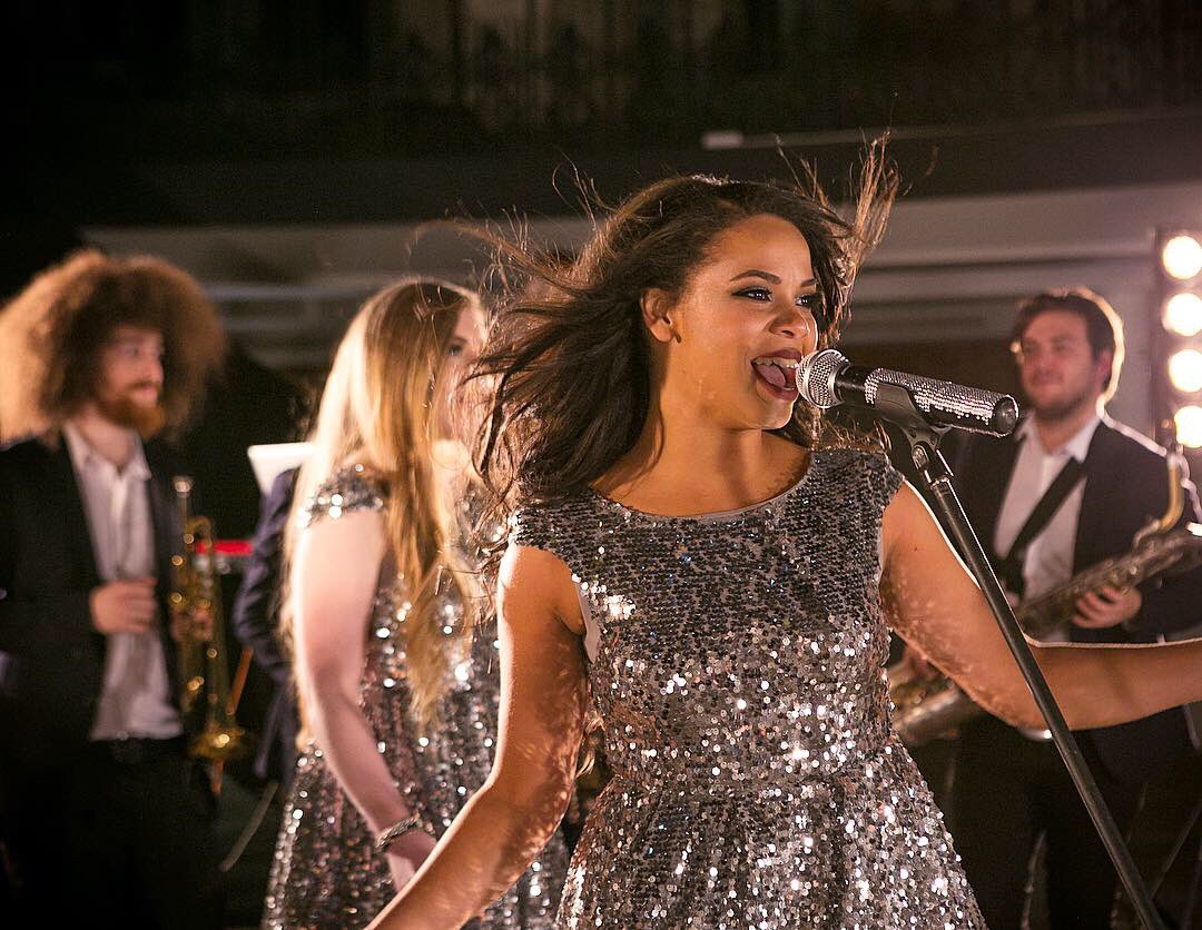 KUDOSfunctions's tweet image. We are #ChristmasParty ready with a super busy December right the way through until #NYE, providing 5-14 piece bands right across the UK! Get your sparkle on with us this #xmas✨🎄 📸 - @pageandpixels