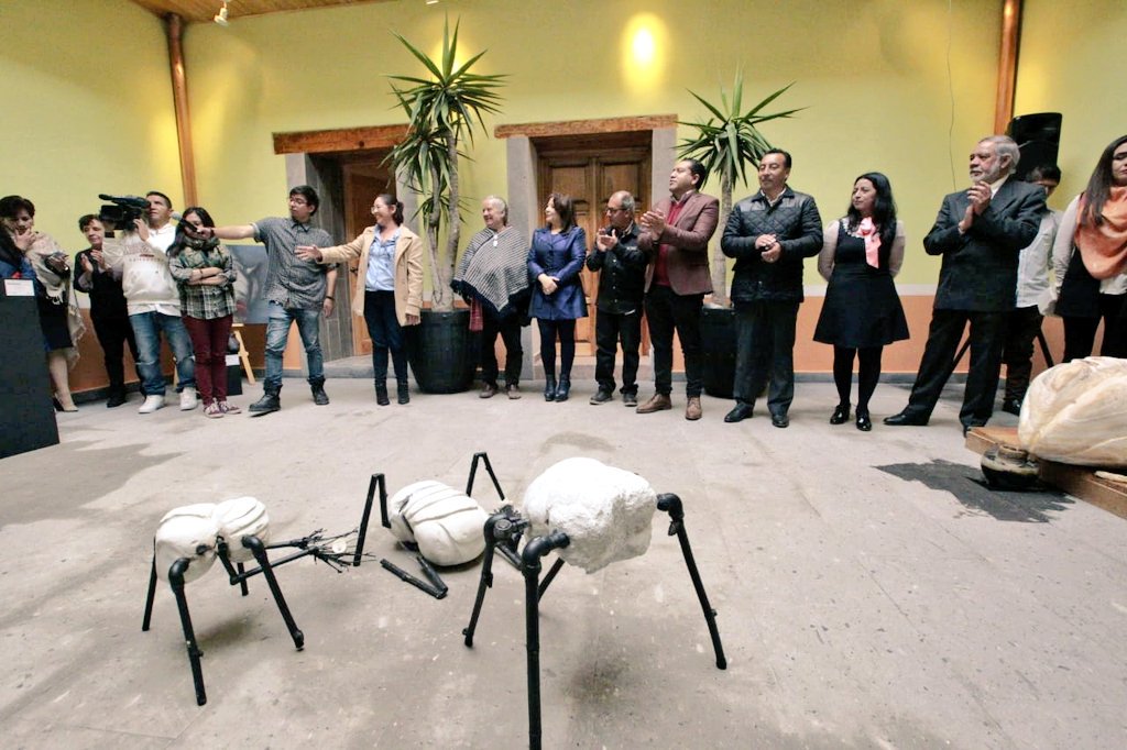 Olaff111's tweet photo. Inauguramos la exposición “Retroalimentación” en el #CCRealdelMonte, trabajo de alumnos de 7° semestre del Instituto de Artes; estas piezas son una relación entre el espacio arquitectónico, la comunidad de mineral del monte, la materia con la que trabajaron y con ellos mismos. https://t.co/beSceXB4Pp