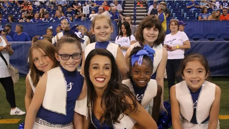 “They need to know that it’s good to do the right thing. A lot of kids know that in their hearts, they just need to be empowered.” ✊💕✨

Here is our #CheerleaderOfTheWeek, Ayda: ➡indcolts.co/vVQeYa