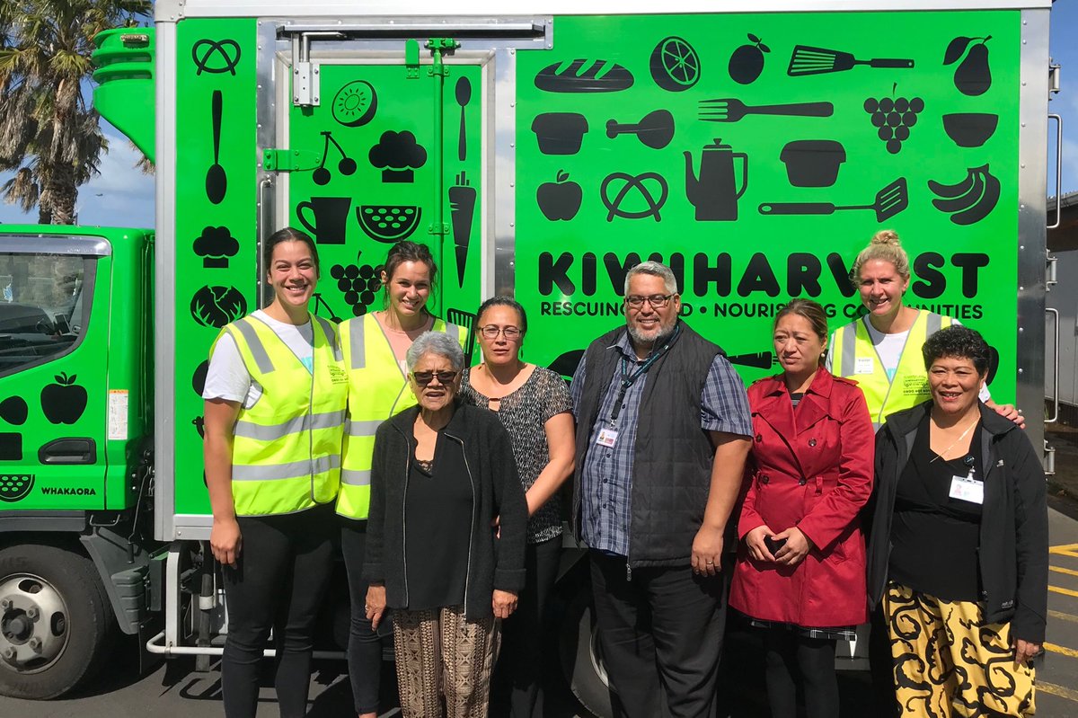 Big shout out to the Silver Ferns working with Kiwiharvest and Frucor in their continued support to the Foodbank at Nga Whare Waatea Marae the homebase for MUMA services. #whanauora #ringinsforpawars