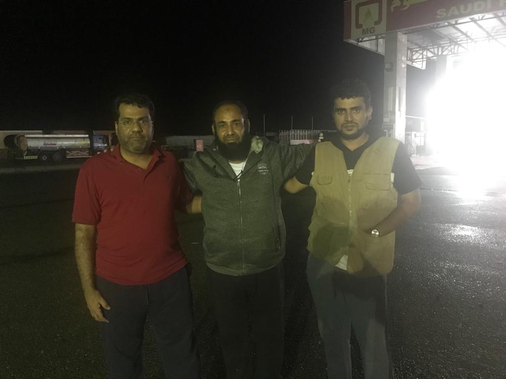 mnmn13's tweet photo. الآن صورة جماعية مع أبرز الطلاب 
خالد العماني 
ونايف المحمادي
ويستغرب البعض اقول طلاب
هولاء الذين طلبو العلم حوالي عشرة أعوام
وثالثهم ابو عمر السحيمي في تبوك
لم يتمكنو من فراغ وإنما جلد سنوات
هذا المجال لاينال بمجرد فتح صفحة في تويتر قد ابتعد عن الساحة قريبا وهم
يكملون المشوار https://t.co/B9LdMe8uWu